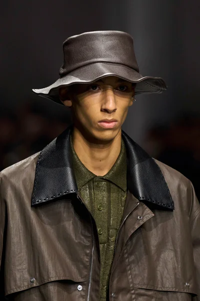 Look 9